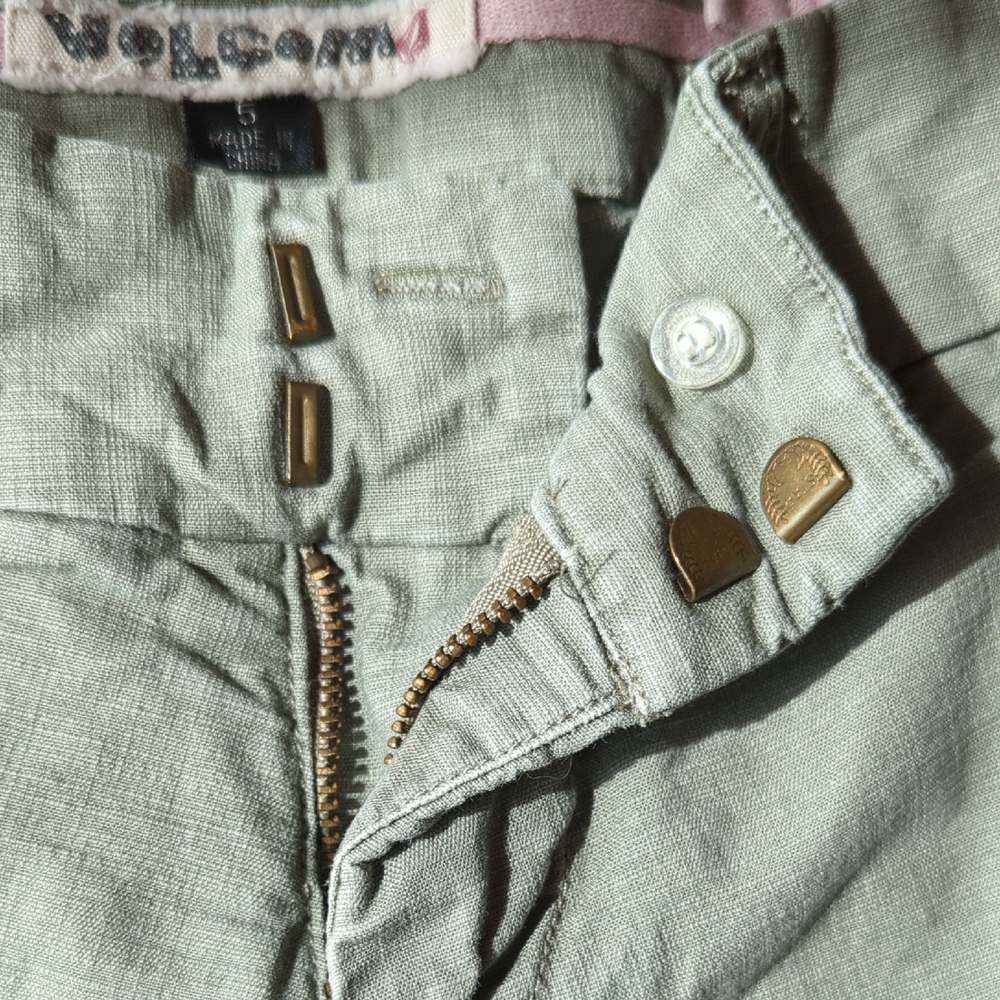 Volcom Shorts - Picture 3 of 10